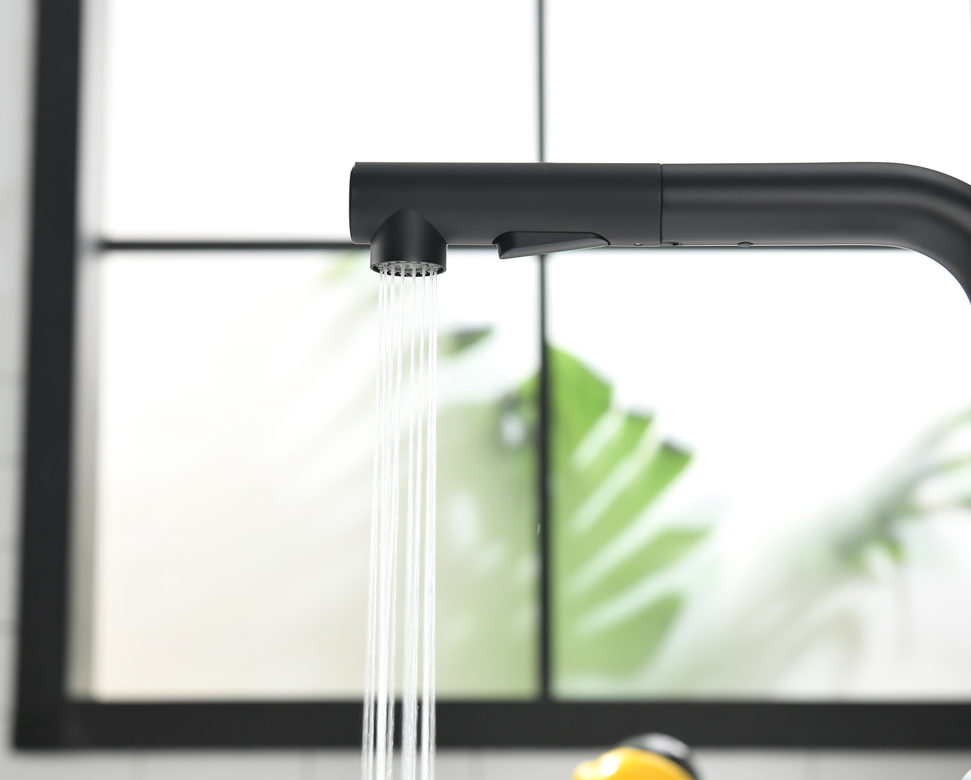 Water Faucet Spray Black Kitchen Sink Faucet Swivel Pull Out Single Handle Kitchen Faucets