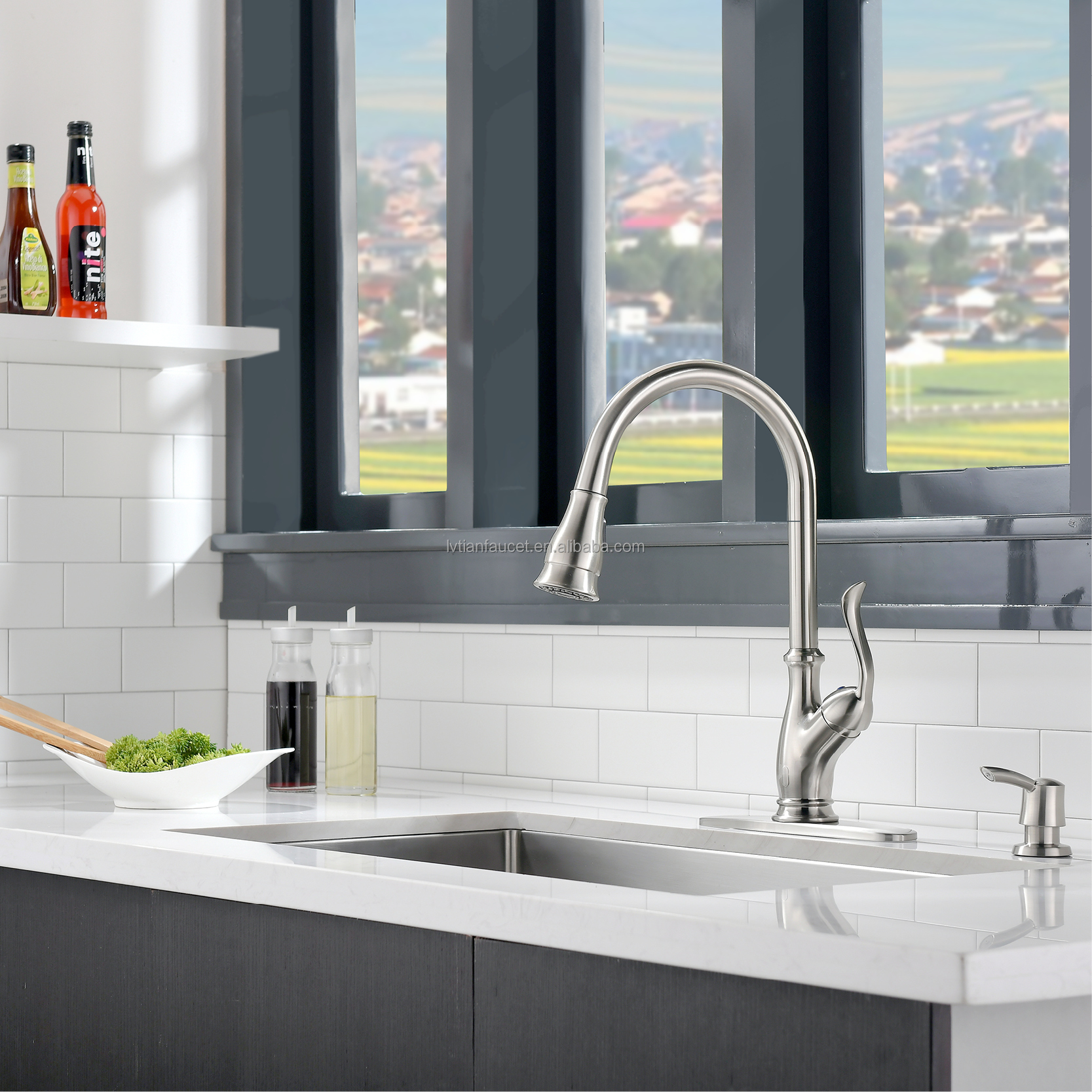 Touchless/Pull Down Kitchen Faucet - A Convenient Way to Wash Your Hands