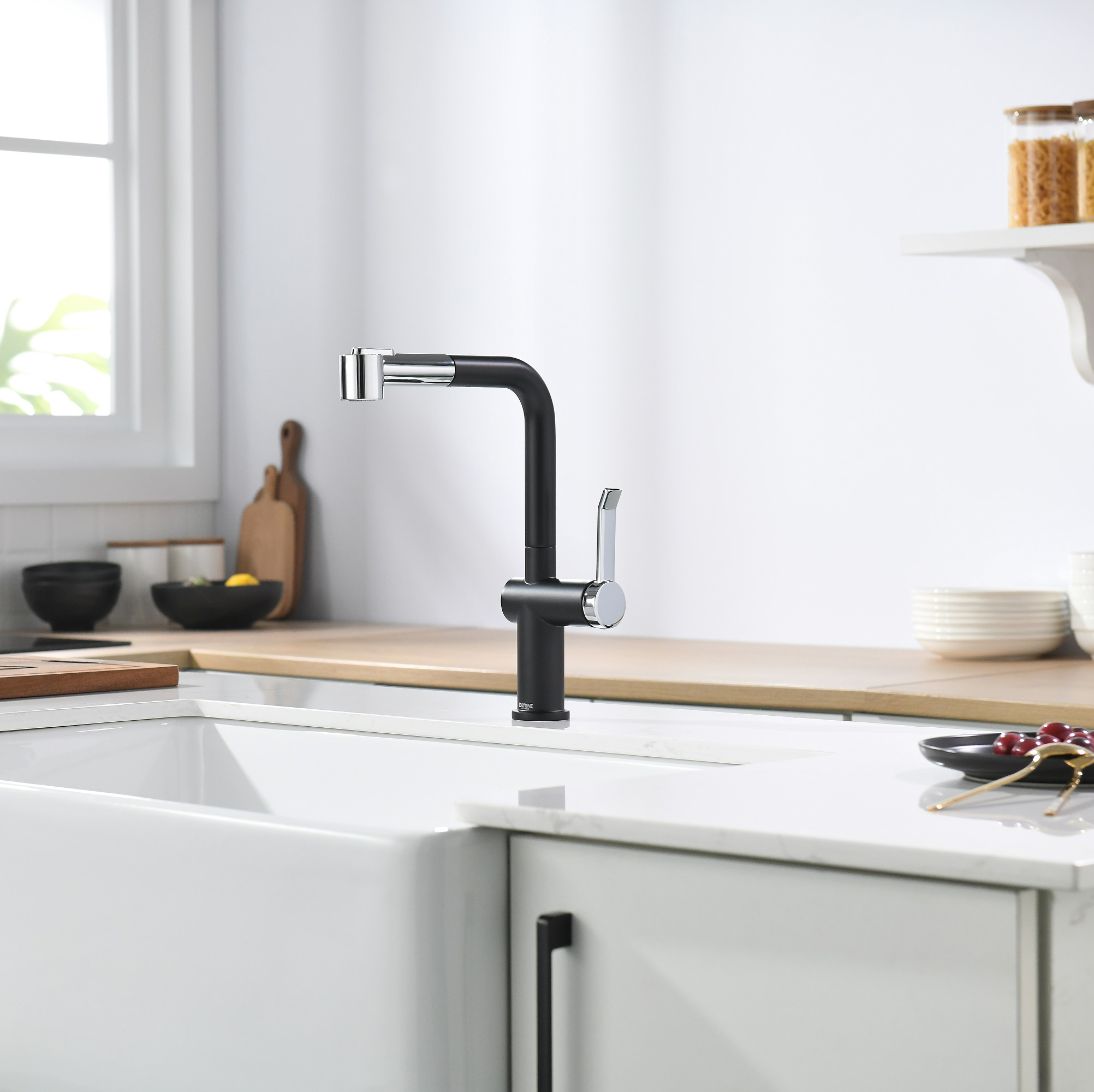 Black+Chrome New Design Single Hole Pull Out Kitchen Faucets