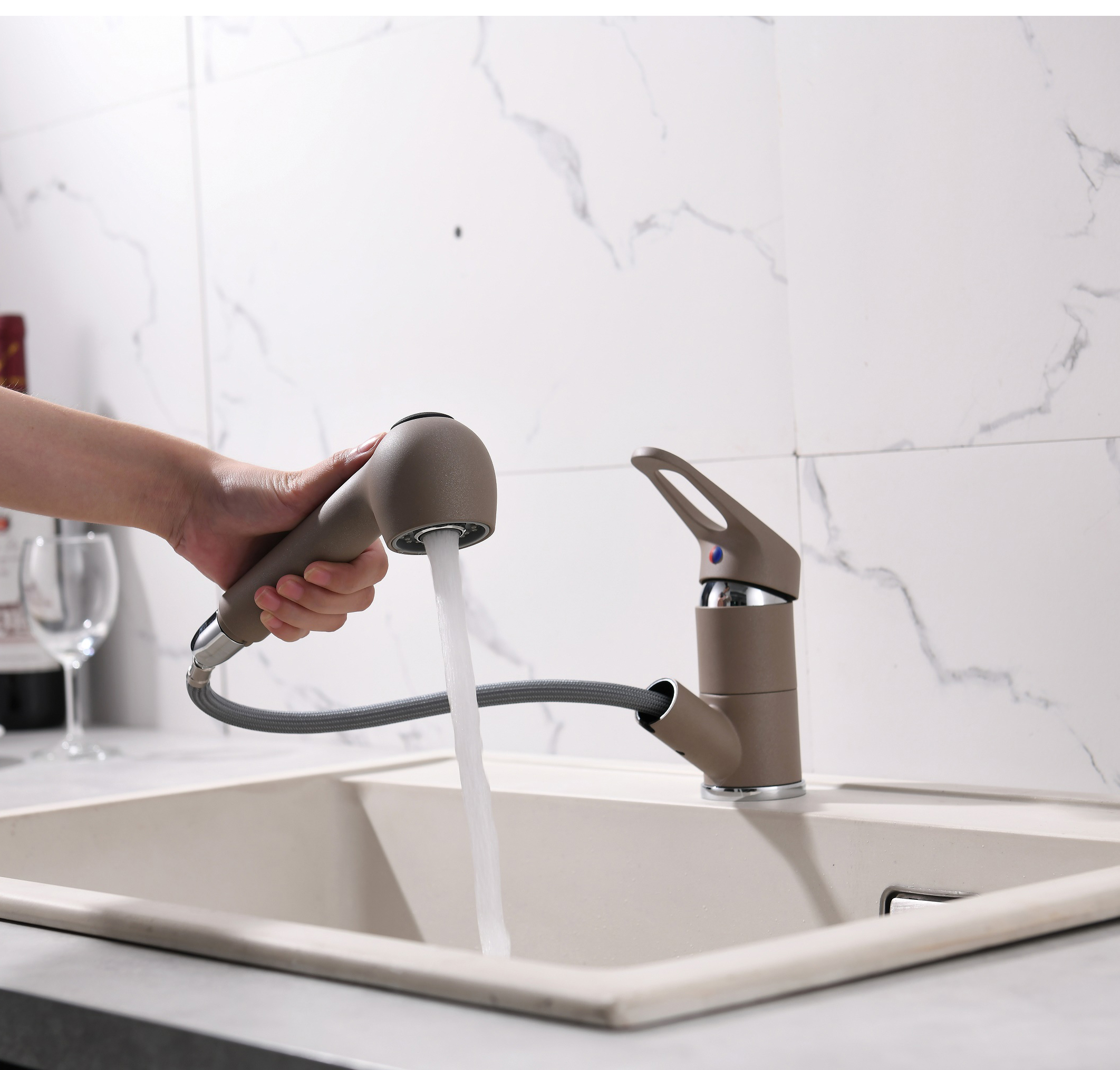 cUPC Single Handle Metaliic Grey Pull Out Kitchen Sink Faucet