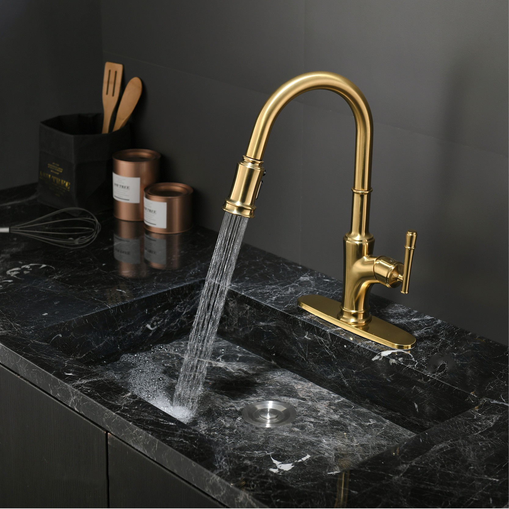 cUPC Brushed Gold Pull -Down Traditional Kitchen Faucet 