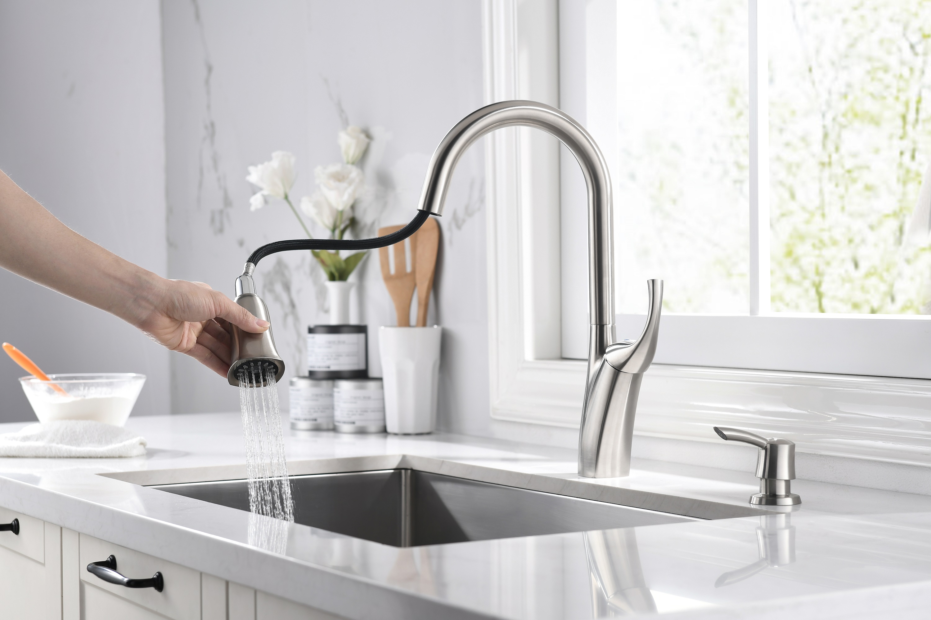 Classic Style Blackl Kitchen Faucet Pull Down Kithchen Faucet 