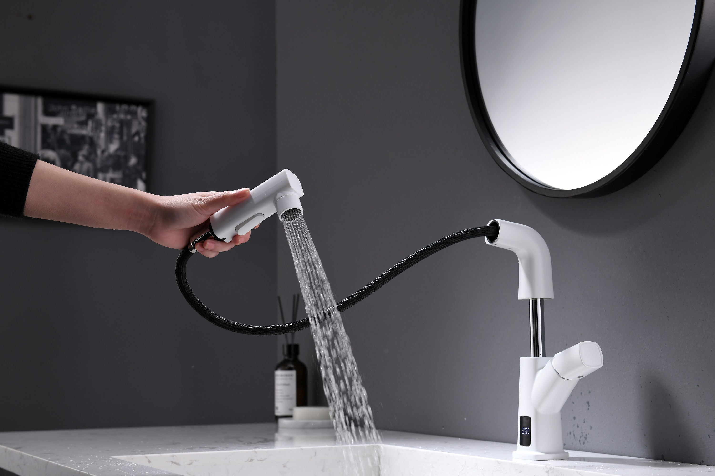Temperature Display Matte White Basin Faucet Pull Out Bathroom Faucet