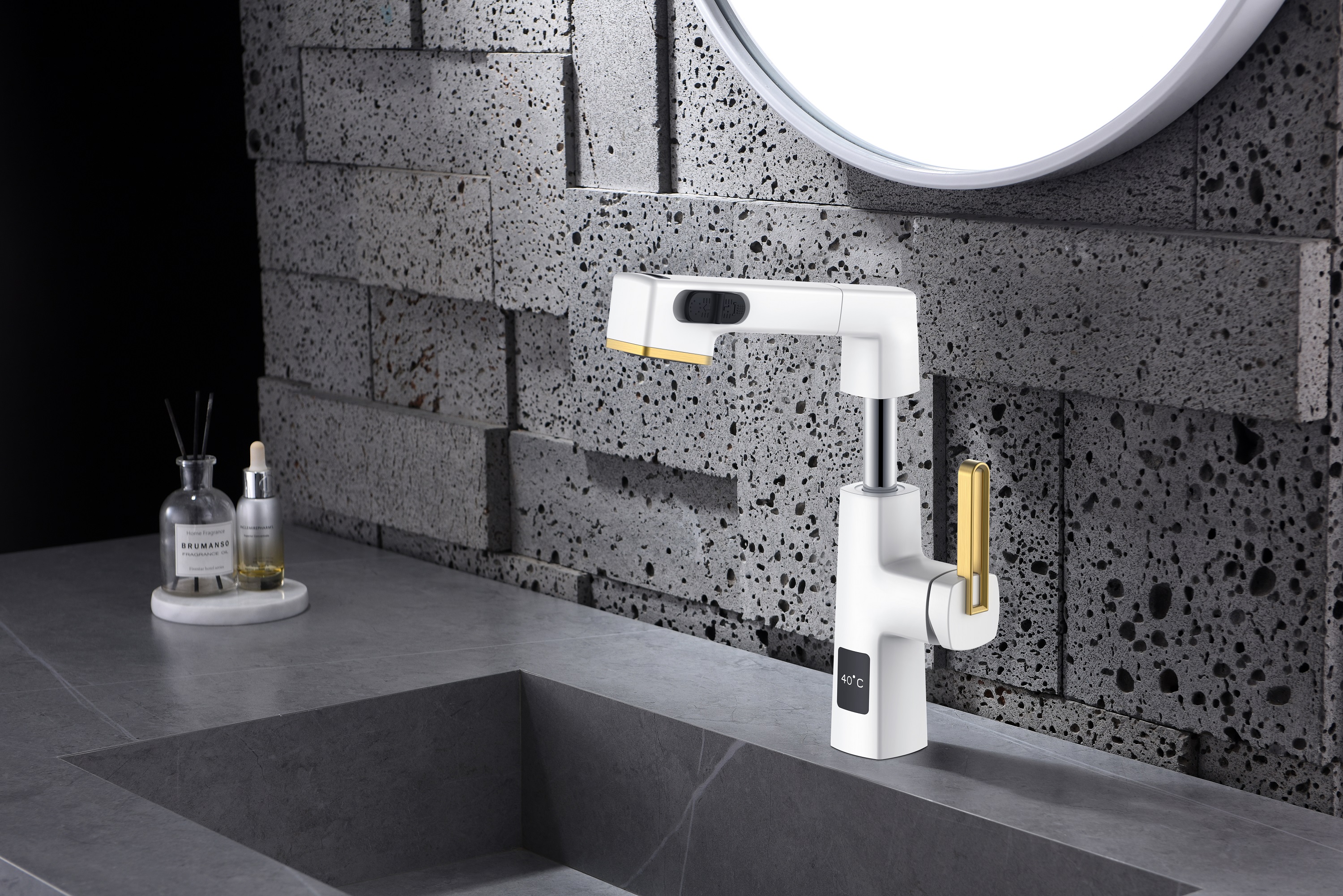  Temperature Display Unique Design White And Gold Pull Out Bathroom Faucet Adjustable Height